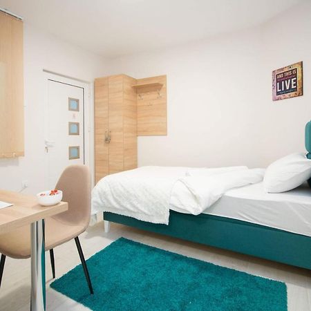 Cvetni Trg Hotel Белград Екстериор снимка