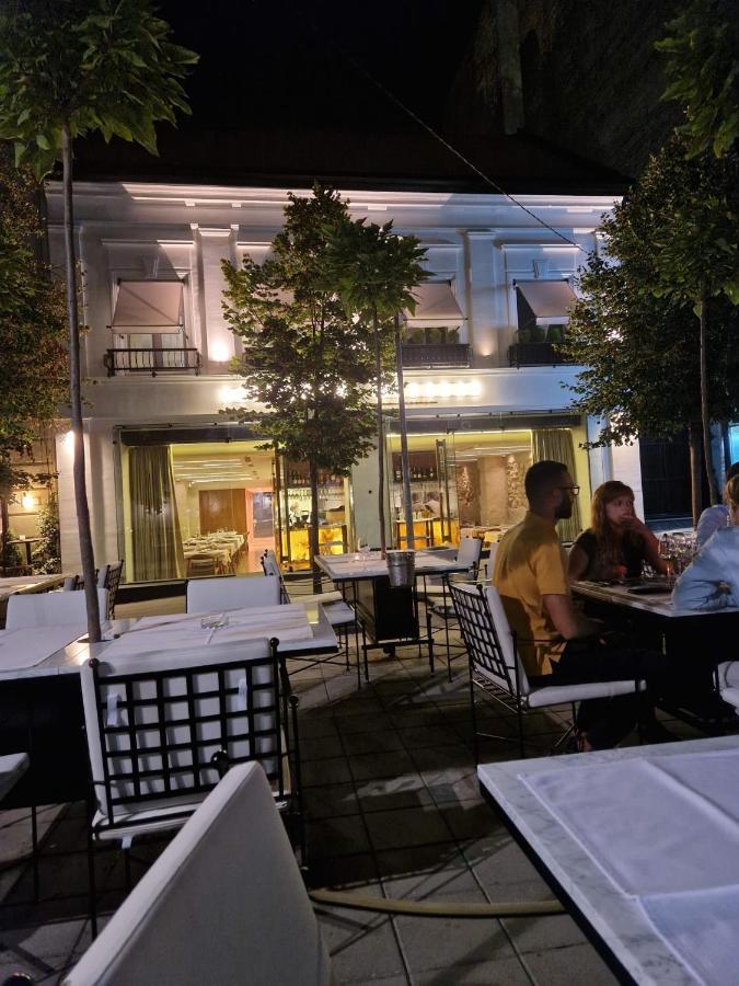 Cvetni Trg Hotel Белград Екстериор снимка