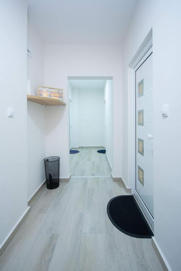 Cvetni Trg Hotel Белград Екстериор снимка