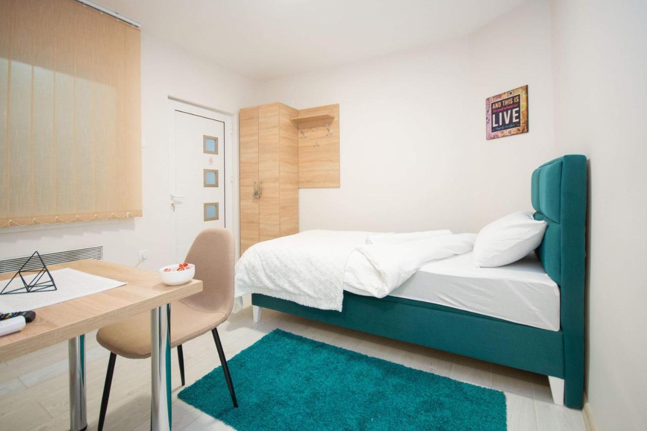 Cvetni Trg Hotel Белград Екстериор снимка
