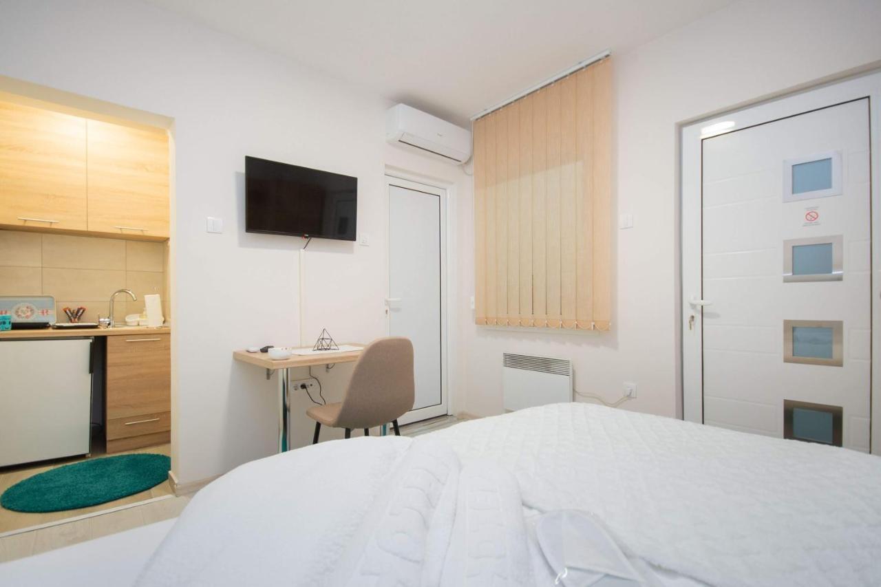 Cvetni Trg Hotel Белград Екстериор снимка