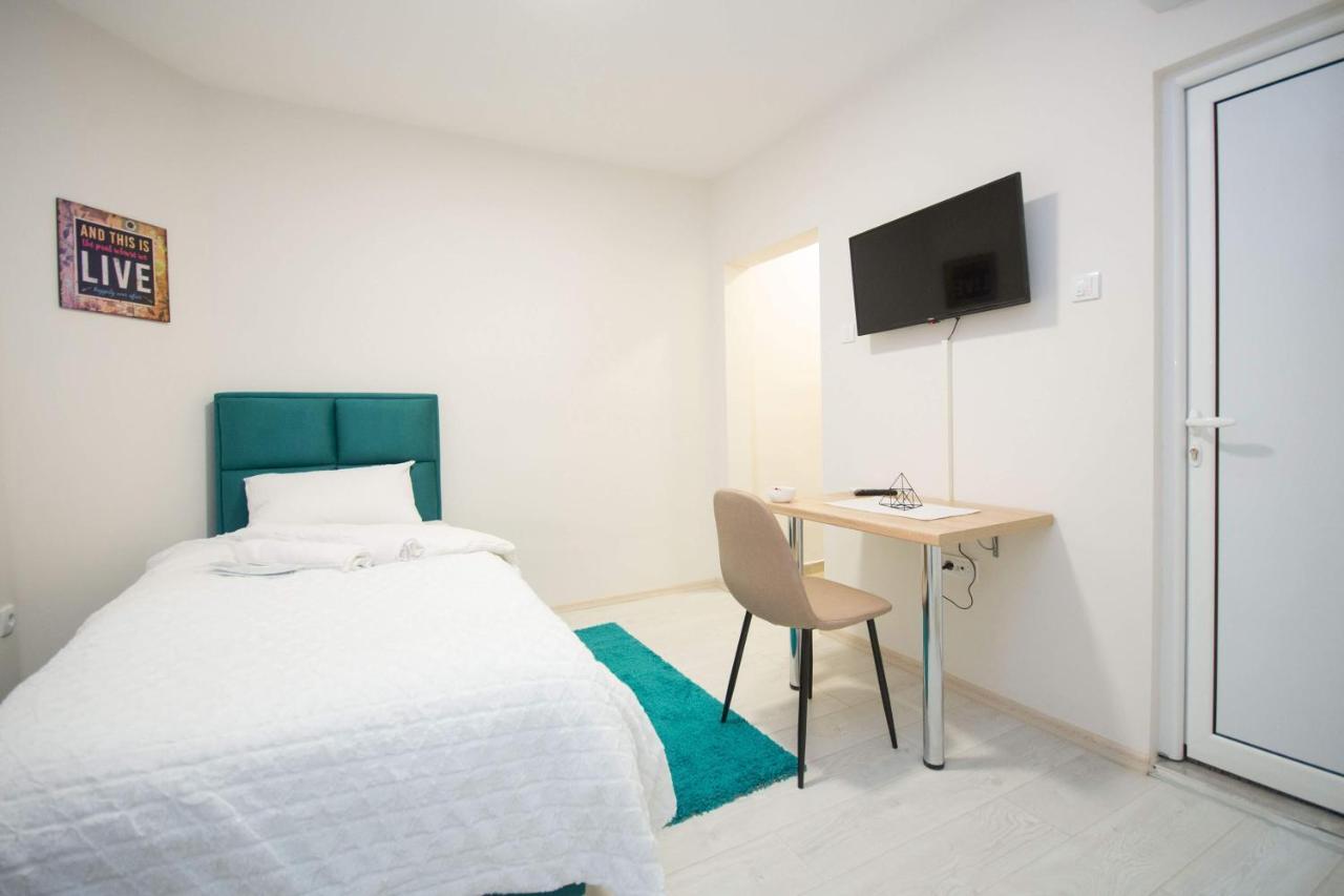 Cvetni Trg Hotel Белград Екстериор снимка