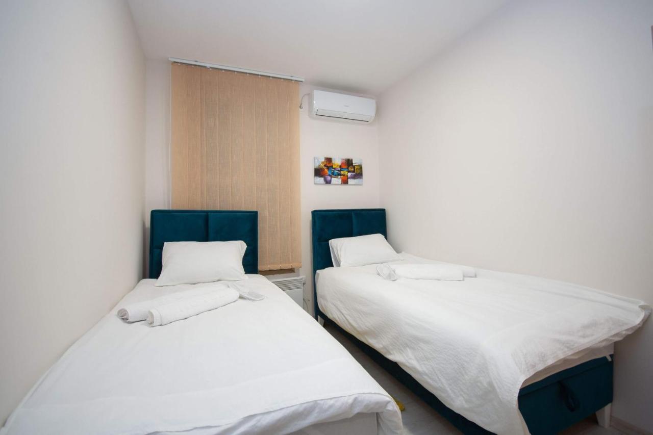 Cvetni Trg Hotel Белград Екстериор снимка