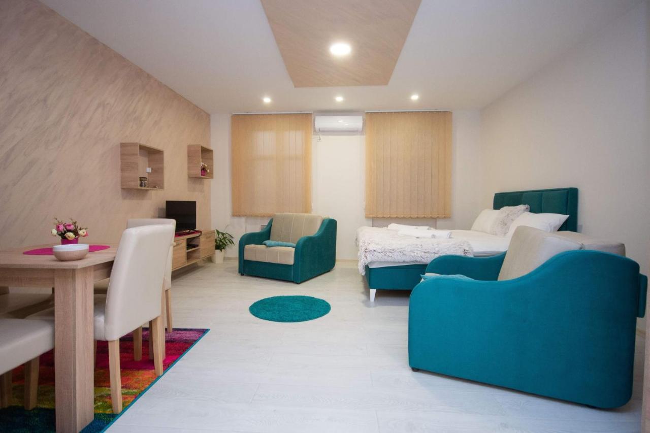 Cvetni Trg Hotel Белград Екстериор снимка