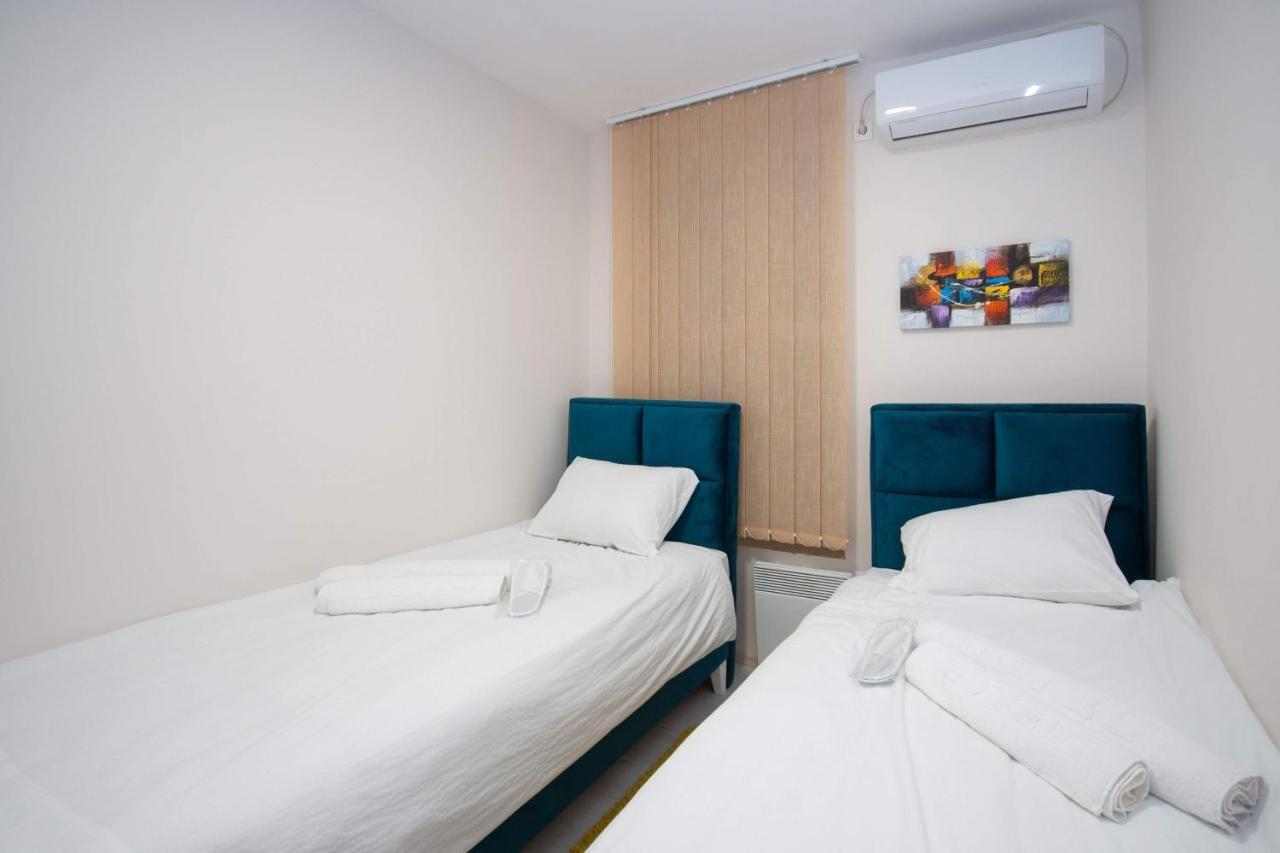 Cvetni Trg Hotel Белград Екстериор снимка