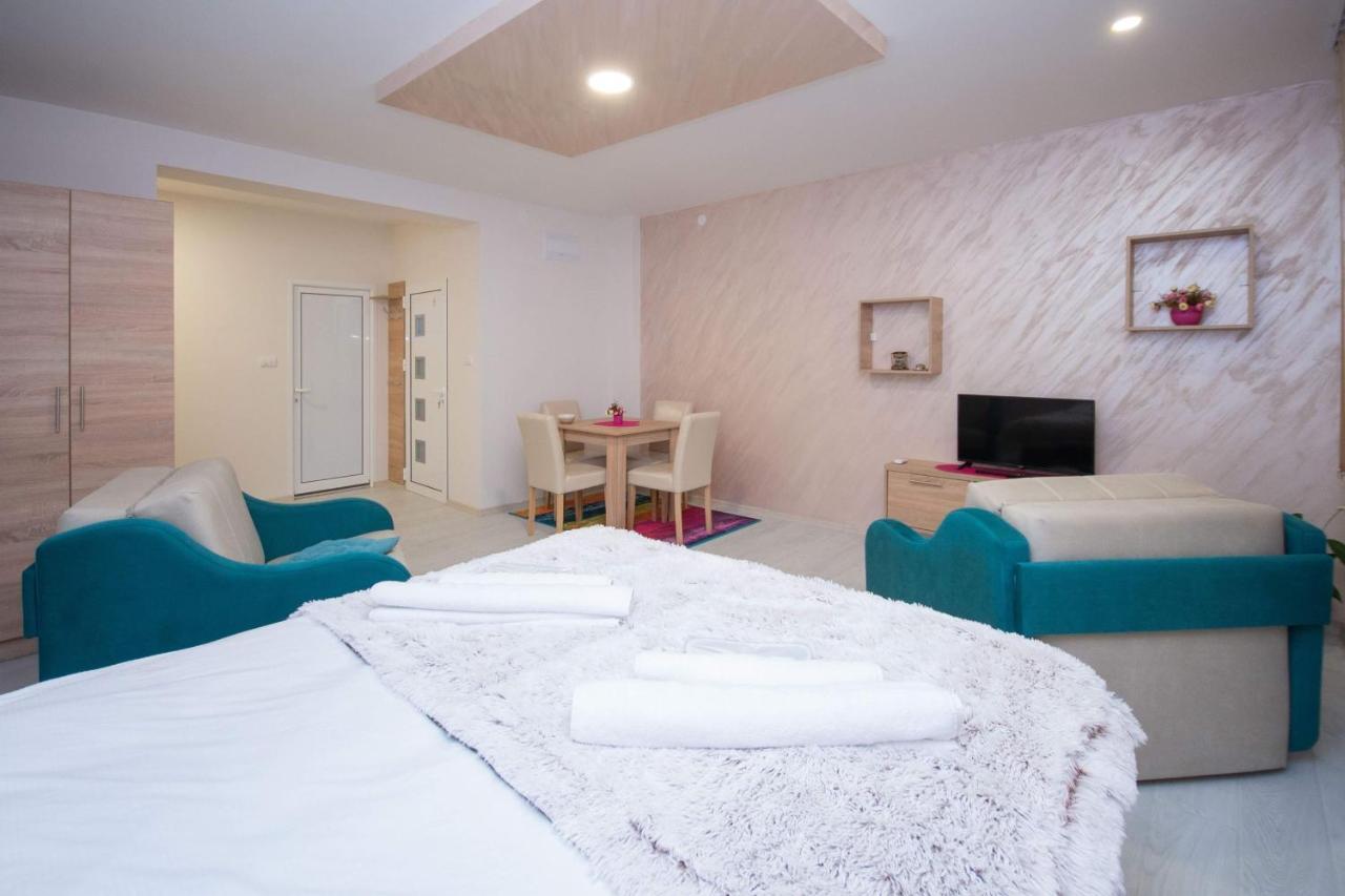 Cvetni Trg Hotel Белград Екстериор снимка