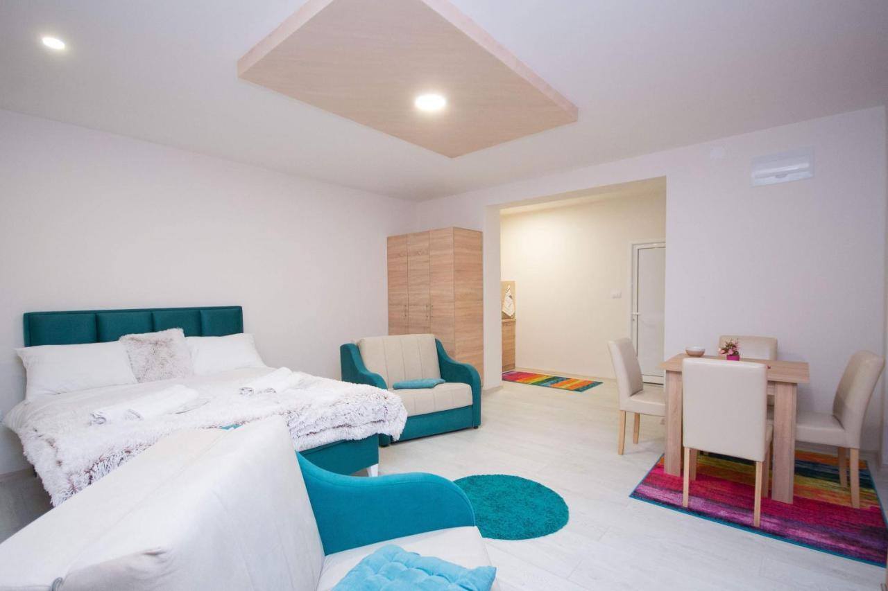 Cvetni Trg Hotel Белград Екстериор снимка