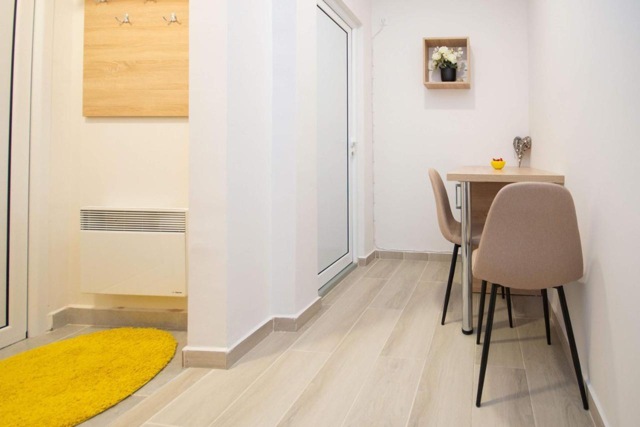 Cvetni Trg Hotel Белград Екстериор снимка