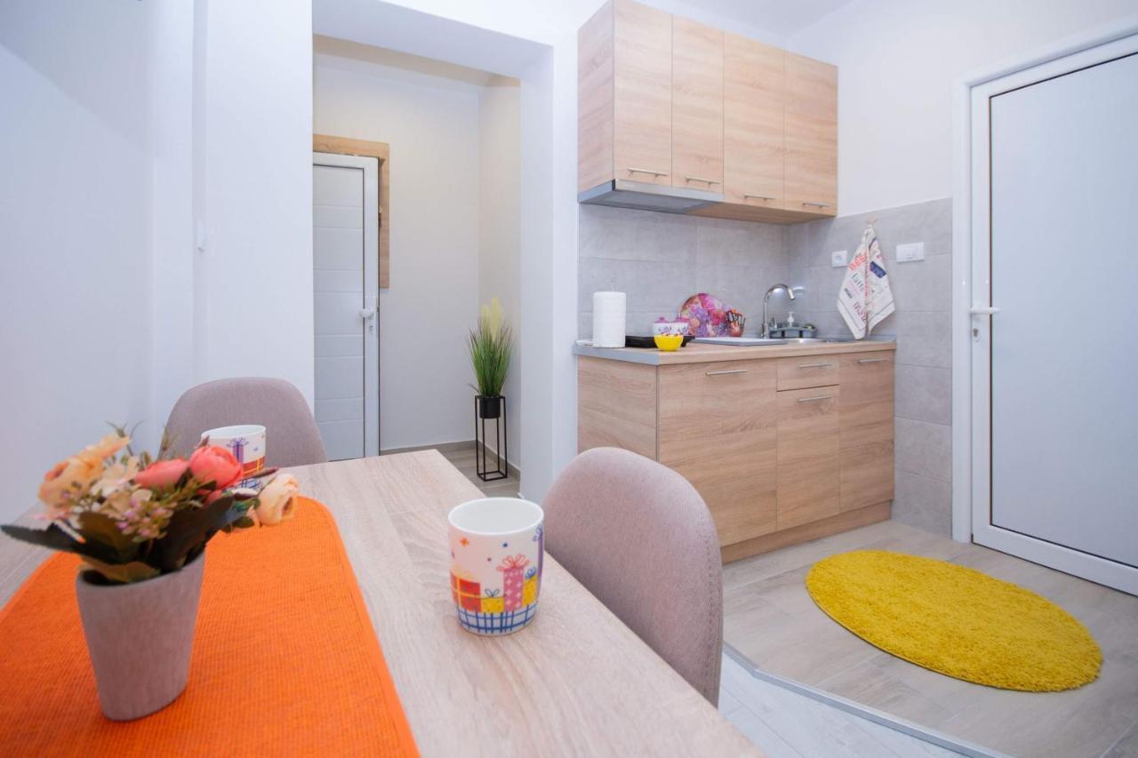 Cvetni Trg Hotel Белград Екстериор снимка