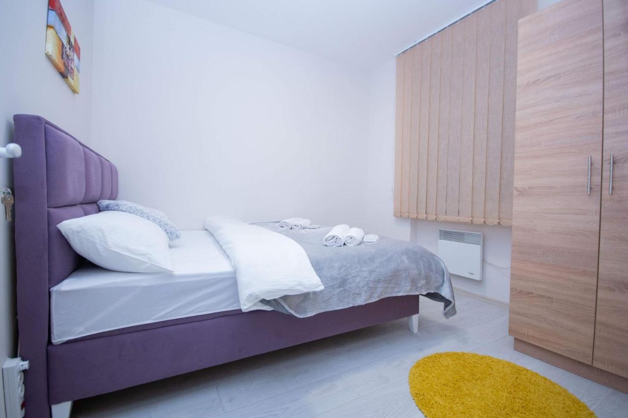 Cvetni Trg Hotel Белград Екстериор снимка